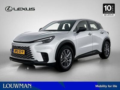 Grijs Gebruikt 2025 Lexus LBX Business Edition SUV | € 34.745 (Goede deal)