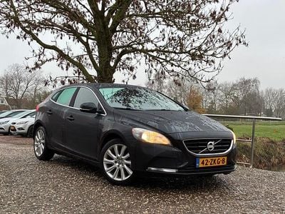 Zwart Gebruikt 2012 Volvo V40 Momentum Hatchback | € 8.975 (Eerlijke prijs)