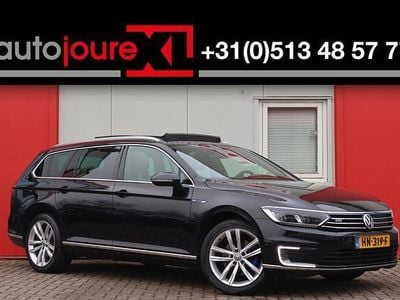 Zwart Occasion 2015 VW Passat Highline Stationwagen | € 9.749 (Eerlijke prijs)