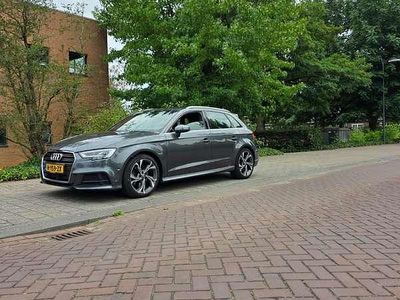 Grijs Occasion 2016 Audi A3 Design Hatchback | € 18.500 (Duur)