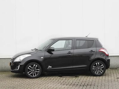 Zwart, metallic lak Occasion 2015 Suzuki Swift Style Hatchback | € 10.450 (Duur)