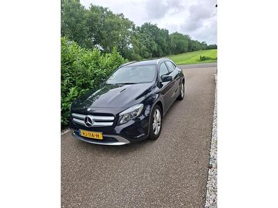 Zwart (metallic) Gebruikt 2015 Mercedes GLA180 Ambition SUV | € 17.500 (Duur)