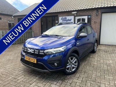 Blauw Occasion 2023 Dacia Sandero Expression Hatchback | € 13.450 (Goede deal)