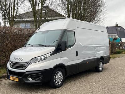 Occasion Iveco Daily 176 PK (129 kW) 2023 Grijs (metallic) Van