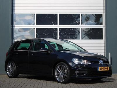 Zwart Occasion 2016 VW Golf VII R-line Hatchback | € 12.999 (Goede deal)