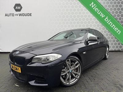 Zwart (metallic) Gebruikt 2012 BMW M550 M Sport Sedan | € 14.950 (Duur)