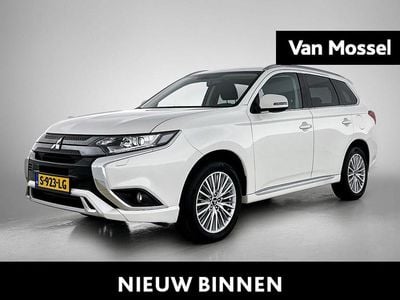 Wit Occasion 2020 Mitsubishi Outlander P-HEV Intense SUV | € 23.940 (Eerlijke prijs)
