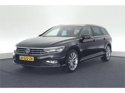 Zwart Gebruikt 2020 VW Passat Elegance Stationwagen | € 25.749 (Duur)