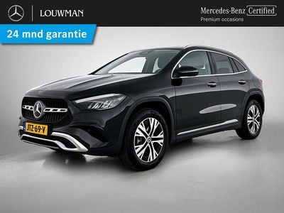 Donker kosmoszwart metaalkleur metallic Occasion 2024 Mercedes GLA250 SUV | € 45.750 (Eerlijke prijs)