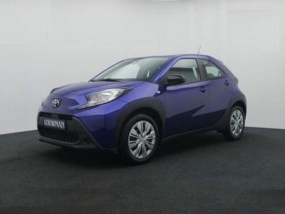 Blauw metallic Nieuw 2025 Toyota Aygo X Play SUV | € 20.395 (Eerlijke prijs)