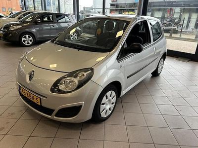 Grijs (metallic) Occasion 2009 Renault Twingo Authentique Hatchback | € 1.995 (Eerlijke prijs)