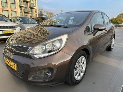 Bruin Gebruikt 2012 Kia Rio Comfort Hatchback | € 5.450 (Eerlijke prijs)