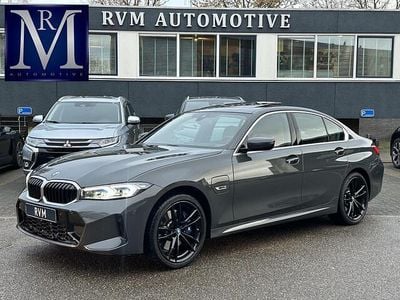 Grijs Gebruikt 2023 BMW 330 Executive Sedan | € 41.899 (Eerlijke prijs)