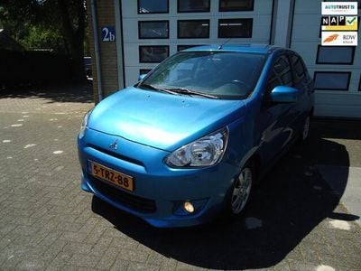 Occasion Mitsubishi Space Star Intense 71 PK (52 kW) 2014 Blauw Hatchback