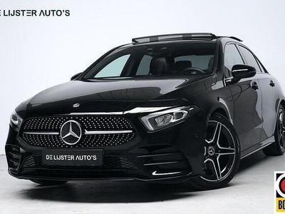 Zwart (metallic) Gebruikt 2020 Mercedes A200 AMG Sedan | € 27.945 (Eerlijke prijs)