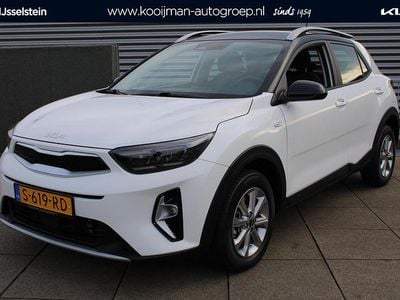 Clear white/black s Occasion 2023 Kia Stonic SUV | € 19.990 (Goede deal)