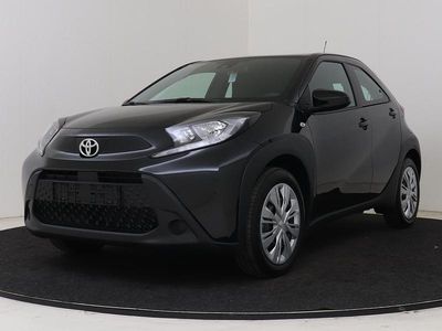 Zwart metallic Nieuw 2025 Toyota Aygo X Play SUV | € 20.445 (Eerlijke prijs)