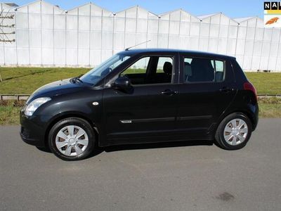 Zwart, metallic lak Gebruikt 2008 Suzuki Swift Cool Hatchback | € 4.350 (Iets duurder)
