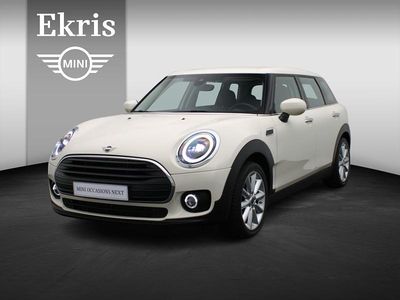 Wit Occasion 2022 Mini One Clubman Business Stationwagen | € 24.900 (Iets duurder)