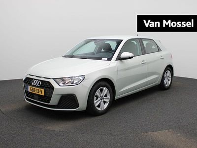 Grijs Gebruikt 2024 Audi A1 Sportback Proline Hatchback | € 25.900 (Eerlijke prijs)