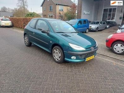 Groen Occasion 2001 Peugeot 206 Hatchback | € 499 (Super prijs)