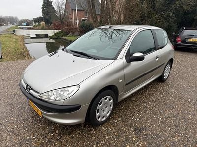 Occasion Peugeot 206 75 PK (55 kW) 2004 Grijs Hatchback