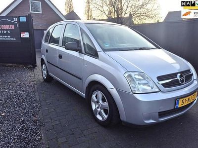 Grijs (metallic) Gebruikt 2003 Opel Meriva Essentia MPV | € 1.145 (Eerlijke prijs)