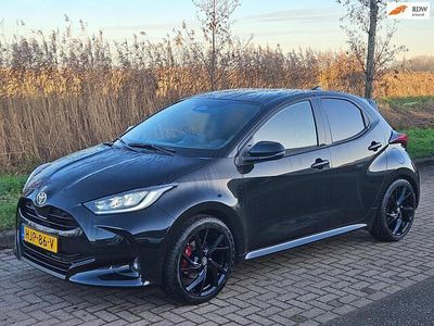 Zwart Occasion 2025 Toyota Yaris Hatchback | € 26.395 (Eerlijke prijs)