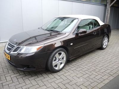 tweedehands Saab 9-3 Cabriolet Java bruin metallic komt nieuwe kap op.