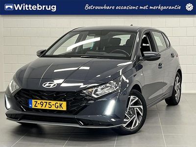 Grijs (metallic) Gebruikt 2024 Hyundai i20 Comfort Hatchback | € 18.925 (Eerlijke prijs)