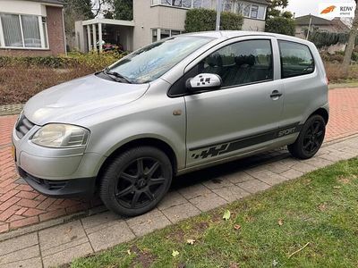 Grijs Gebruikt 2006 VW Fox Trendline Hatchback | € 999 (Eerlijke prijs)