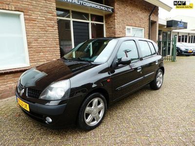 Zwart Gebruikt 2002 Renault Clio II Dynamique Hatchback | € 1.950 (Duur)