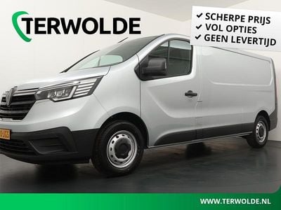 Gris highland Gebruikt 2024 Renault Trafic MPV | € 24.945 (Goede deal)