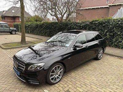 Zwart Gebruikt 2019 Mercedes E220 AMG line Stationwagen | € 19.000 (Eerlijke prijs)
