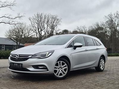 Wit Occasion 2017 Opel Astra Sport Stationwagen | € 5.999 (Goede deal)