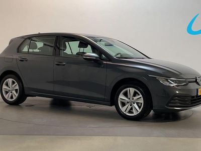 Grijs Gebruikt 2021 VW Golf VIII Life Hatchback | € 20.400 (Eerlijke prijs)