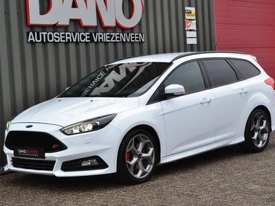 tweedehands Ford Focus Wagon 2.0 ST 250 PK Leer/Navi/Recaro/Xenon/1e eige