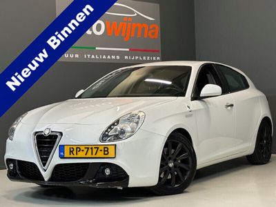 tweedehands Alfa Romeo Giulietta 1.4 Turbo 170pk Leder, Xenon, volledig Billstein onderstel Raggazon demper, cruise control, keurig onderhouden!