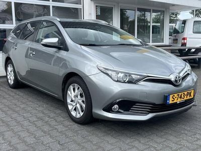 Grijs Occasion 2018 Toyota Auris Touring Sports Plus Stationwagen | € 16.350 (Eerlijke prijs)