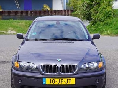 BMW 325