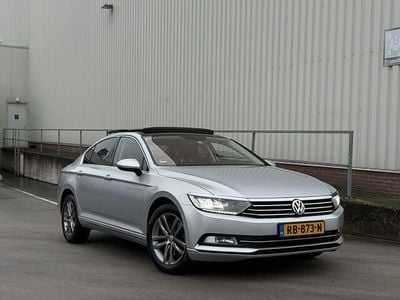 Grijs Occasion 2015 VW Passat R Sedan | € 10.999 (Eerlijke prijs)