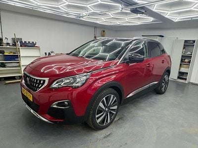 Rood Occasion 2017 Peugeot 3008 SUV | € 10.850 (Eerlijke prijs)