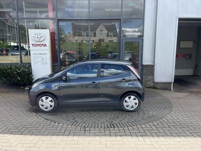 tweedehands Toyota Aygo 1.0 VVT-i x-play