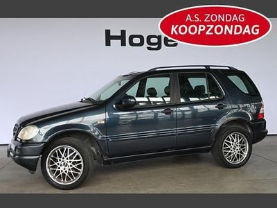 Mercedes 320
