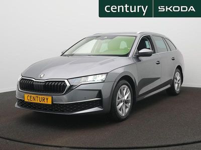 Grijs Occasion 2024 Skoda Octavia Business Line Stationwagen | € 29.900 (Eerlijke prijs)