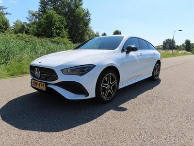 Occasion Mercedes CLA250 Shooting Brake AMG line 218 PK (160 kW) 2024 Wit (metallic) Stationwagen