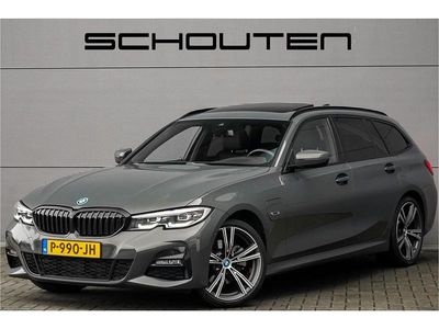 Grijs Occasion 2022 BMW 320 Stationwagen | € 28.900 (Iets duurder)