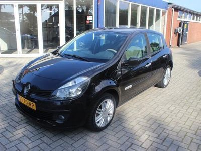 tweedehands Renault Clio 1.6-16V INITIALE