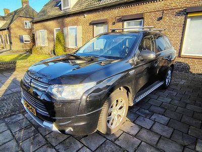 Zwart Occasion 2013 Mitsubishi Outlander P-HEV Instyle Stationwagen | € 7.199 (Goede deal)