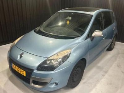 Gebruikt 2011 Renault Scénic III MPV | € 2.350 (Eerlijke prijs)